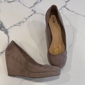Apt. 9 Women's Taupe Wedge Shoes
